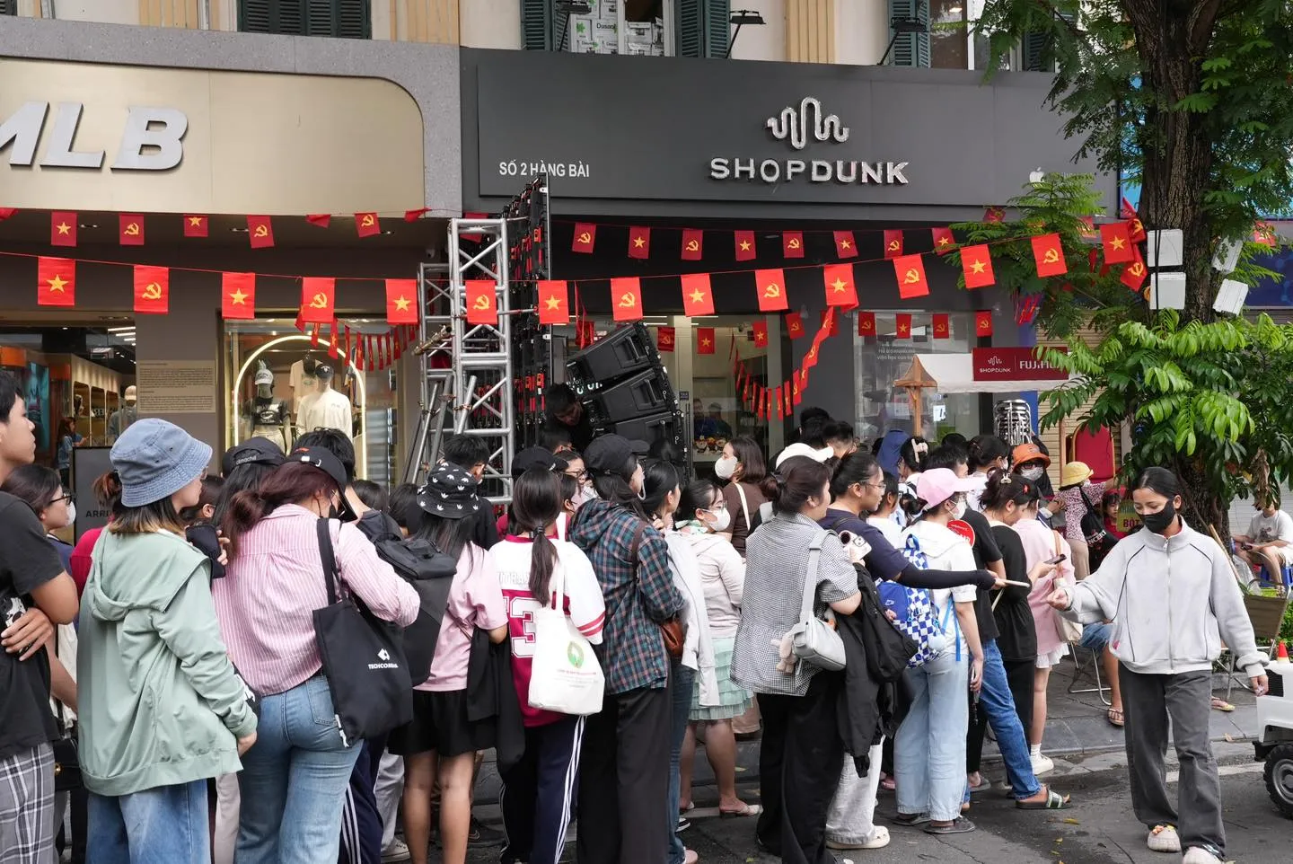 Trả góp iPhone 17 phù hợp với Sinh viên, dân văn phòng đang lăn tăn về chi phí trả một lần quá lớn